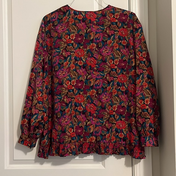 Laura & Jayne Two Floral Blouse - Picture 2 of 9